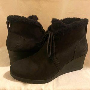 UGG Australia Black Women's Jeovana Lace Up Wedge 1017421 Boots/Size 9 (USA)